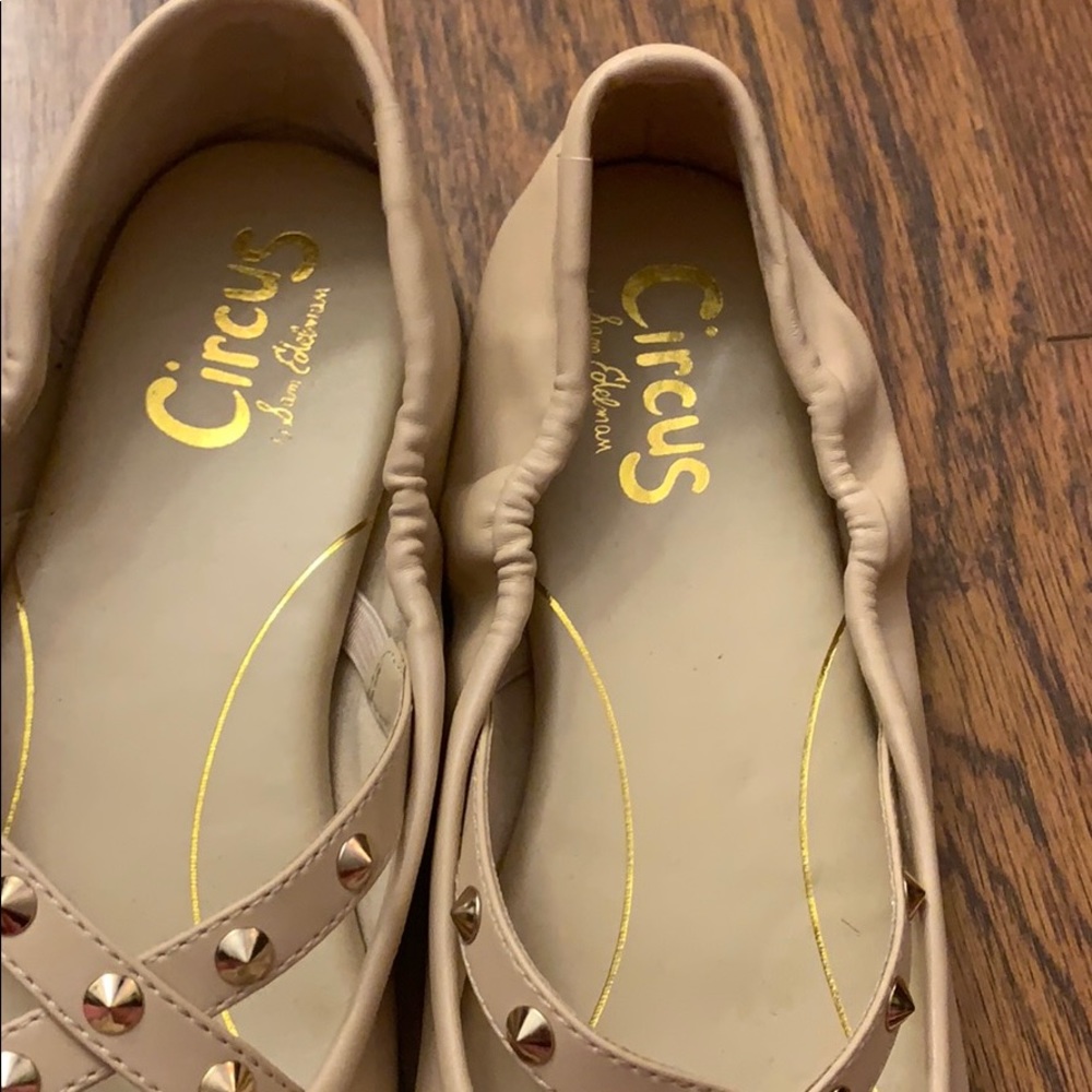 Shoes - Picture 4 of 6